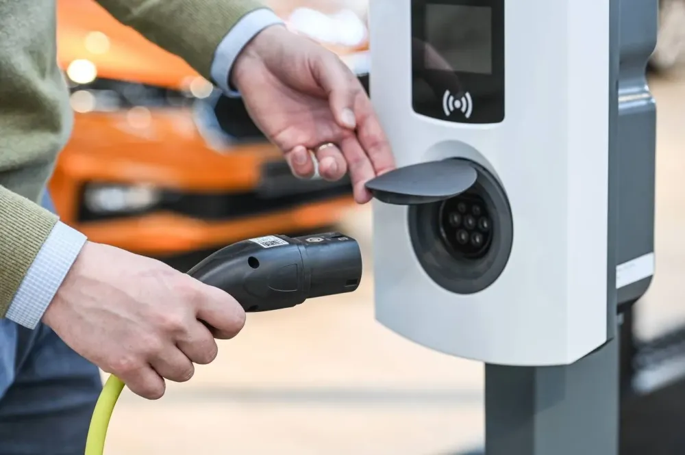 ﻿﻿Installation bornes électriques entreprise à Ibos